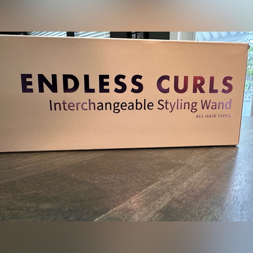 Monat Endless Curls